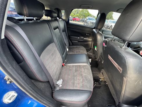 Used 2018 Mitsubishi Outlander Sport SE AWD/4WD image 18