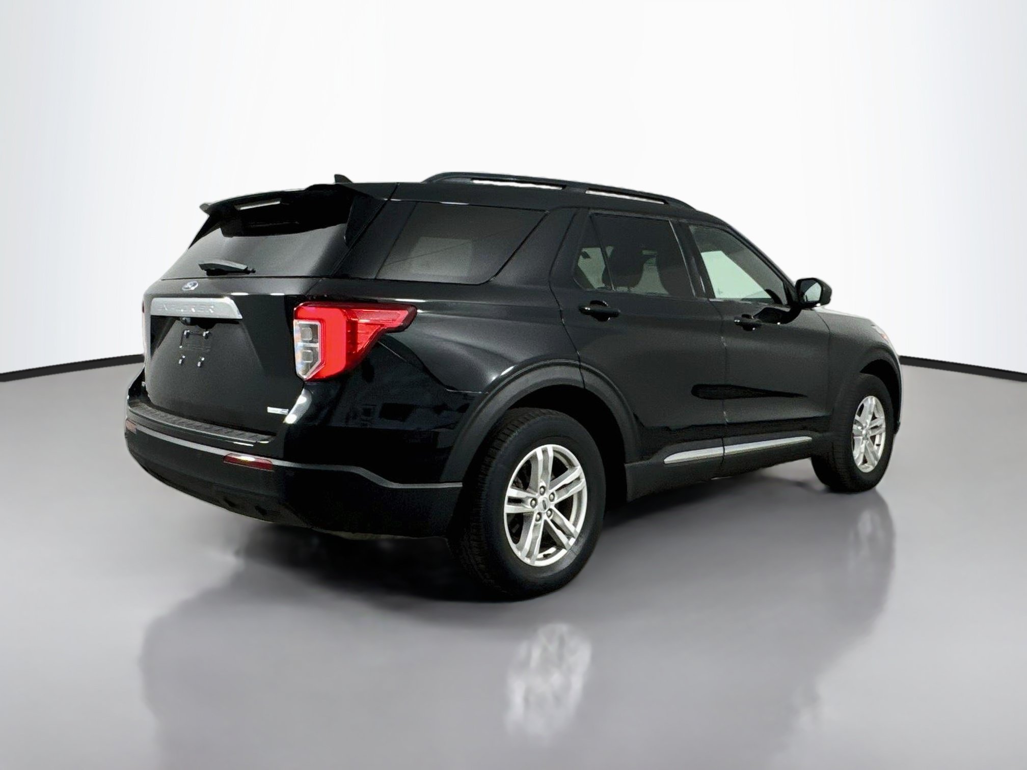 Used 2020 Ford Explorer XLT AWD/4WD image 7