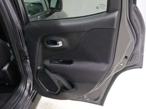 Used 2019 Jeep Renegade Latitude w/ Cold Weather Group AWD/4WD image 20
