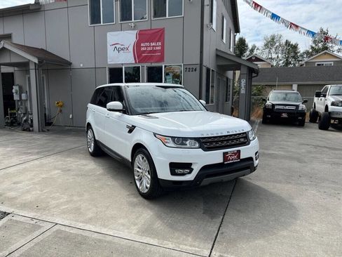 Used 2015 Land Rover Range Rover Sport SE image 5