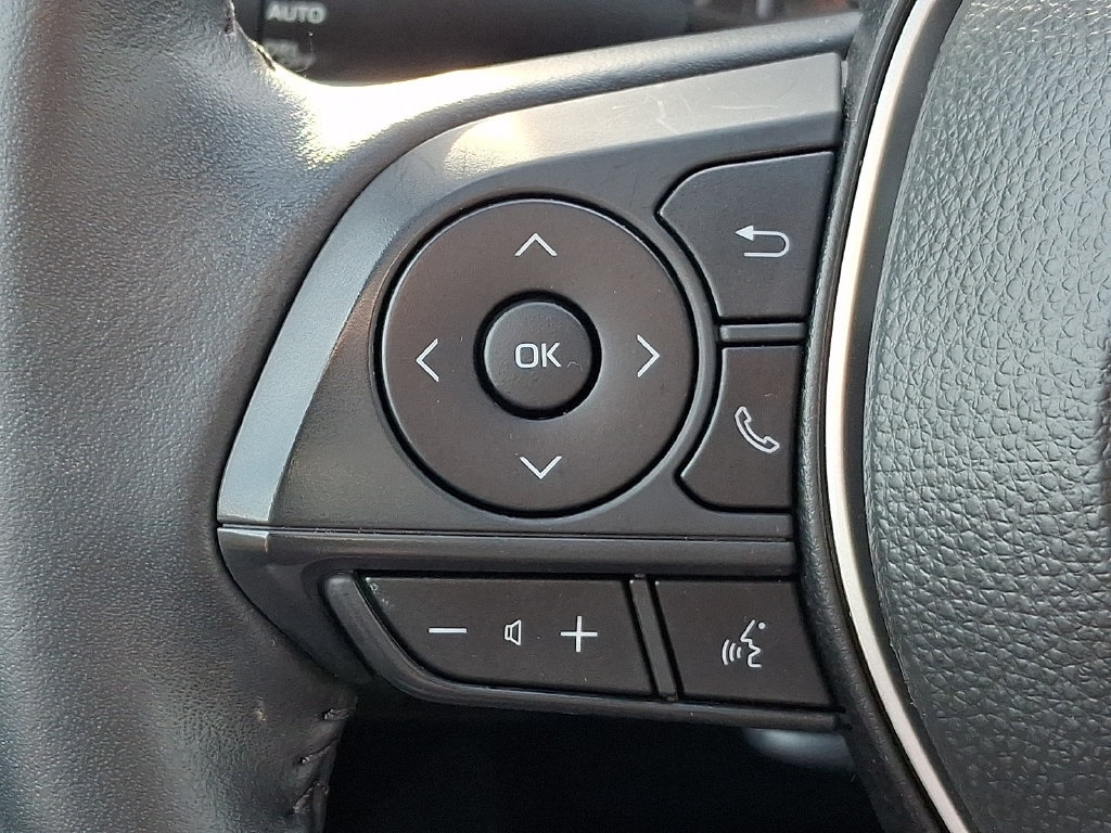 Used 2025 Toyota Corolla SE w/ Convenience Package FWD image 20