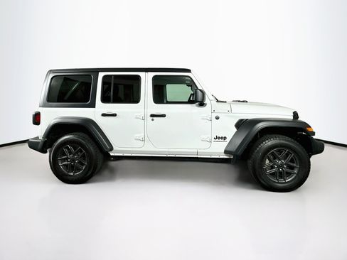 Used 2025 Jeep Wrangler Unlimited Sport AWD/4WD image 10