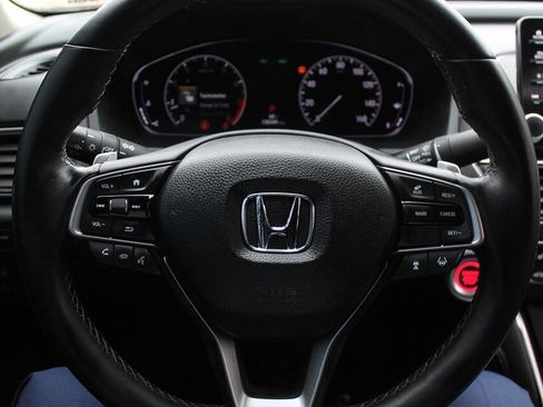 Used 2018 Honda Accord Touring image 25
