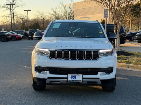 Certified 2024 Jeep Wagoneer L Series II w/ Flexible Seating Group image 4