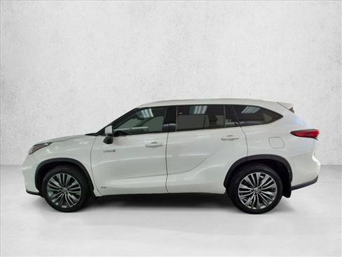 Used 2021 Toyota Highlander Platinum AWD/4WD image 9