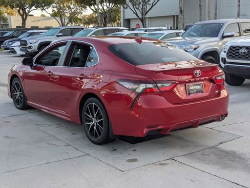 Used 2023 Toyota Camry SE w/ Convenience Package image 7
