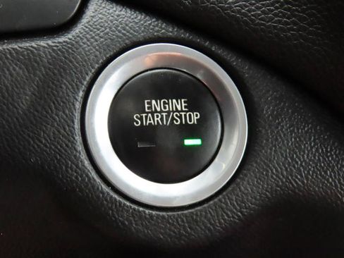 Used 2020 Chevrolet Equinox LT FWD image 22