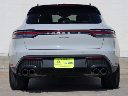 Used 2025 Porsche Macan AWD/4WD image 11