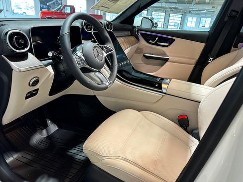 New 2026 Mercedes-Benz GLC 300 4MATIC image 7