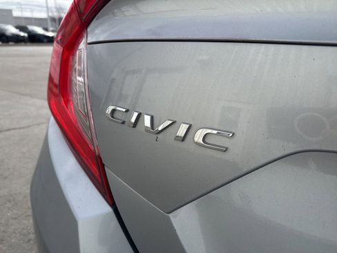 Used 2019 Honda Civic EX image 10