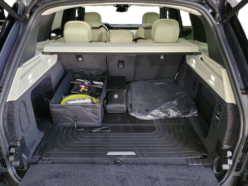 New 2025 Land Rover Range Rover SE image 29