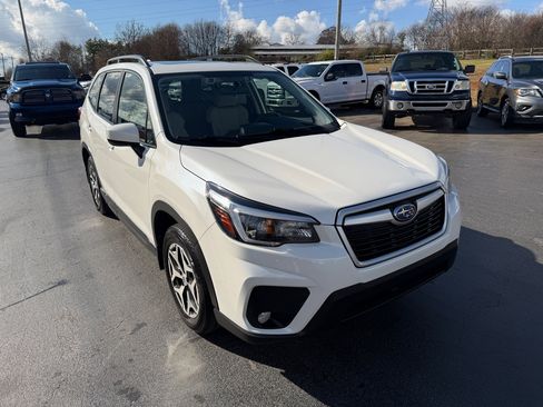 Used 2021 Subaru Forester Premium image 6