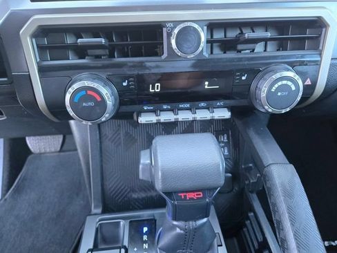 Used 2024 Toyota Tacoma TRD Off-Road AWD/4WD image 17