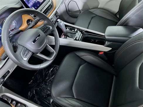 Used 2024 Jeep Compass Limited image 20