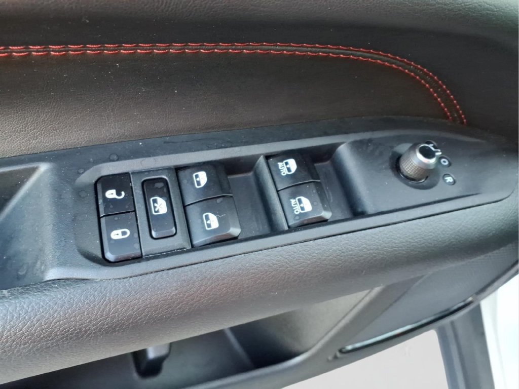 Used 2025 Jeep Compass Trailhawk AWD/4WD image 20