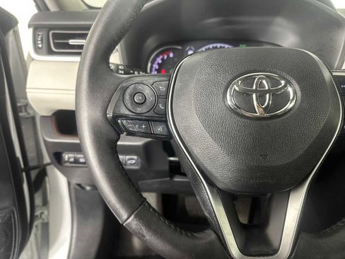 Used 2019 Toyota RAV4 Limited image 21