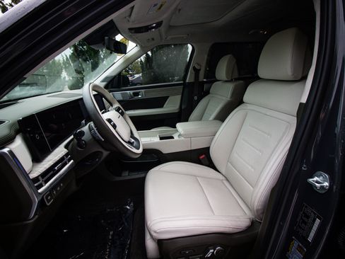 Used 2025 Hyundai Santa Fe Calligraphy FWD image 16