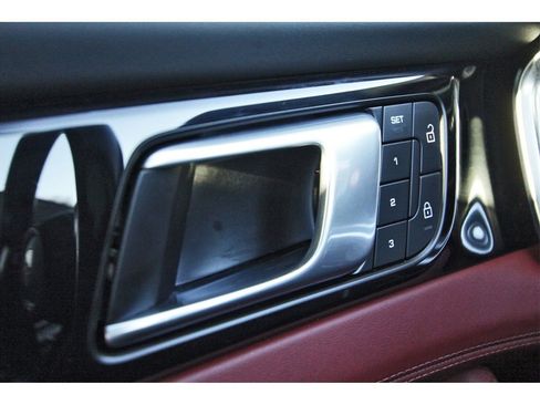 Used 2022 Porsche Panamera 4 image 22