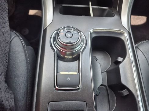 Used 2018 Ford Fusion SE w/ Fusion SE Technology Package FWD image 22