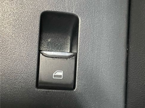 Used 2020 Ford Explorer XLT w/ Equipment Group 202A image 30
