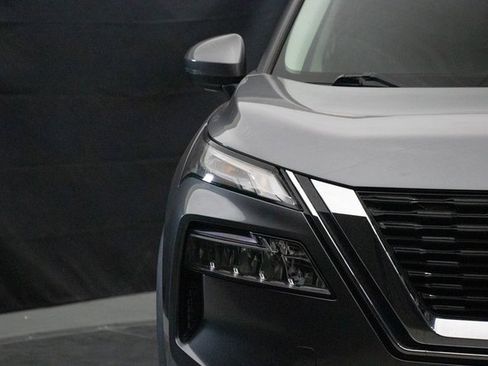 Used 2022 Nissan Rogue SV w/ SV Premium Package image 5