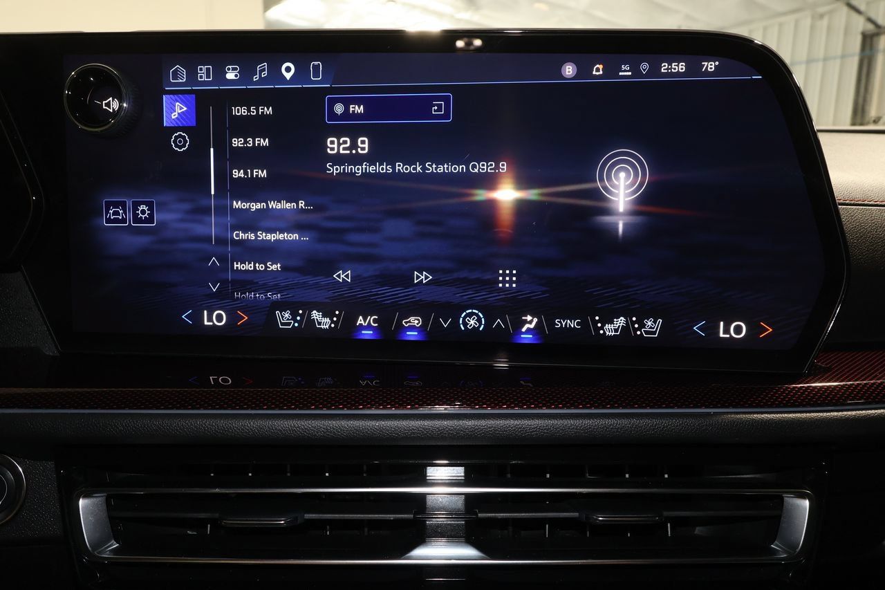 Certified 2026 Chevrolet Traverse RS AWD/4WD image 12