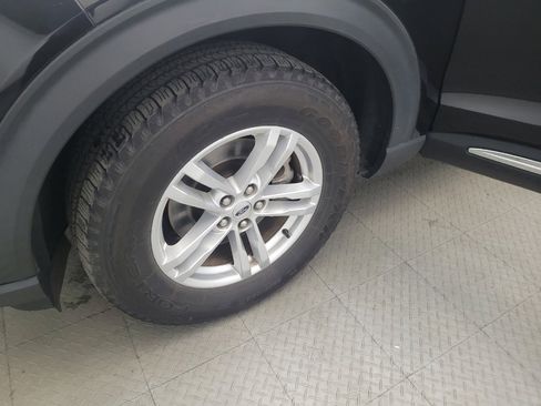 Used 2022 Ford Explorer XLT w/ Equipment Group 202A RWD image 31