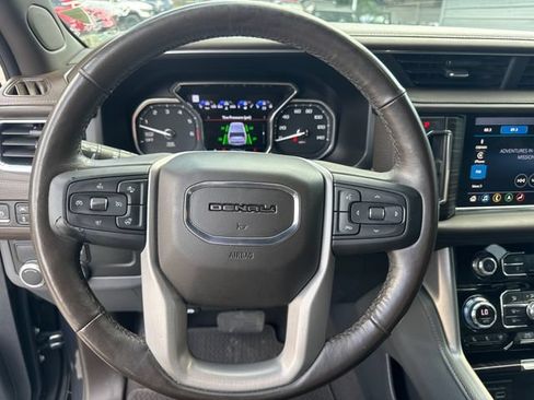Used 2021 GMC Yukon XL Denali w/ Denali Premium Package RWD image 32