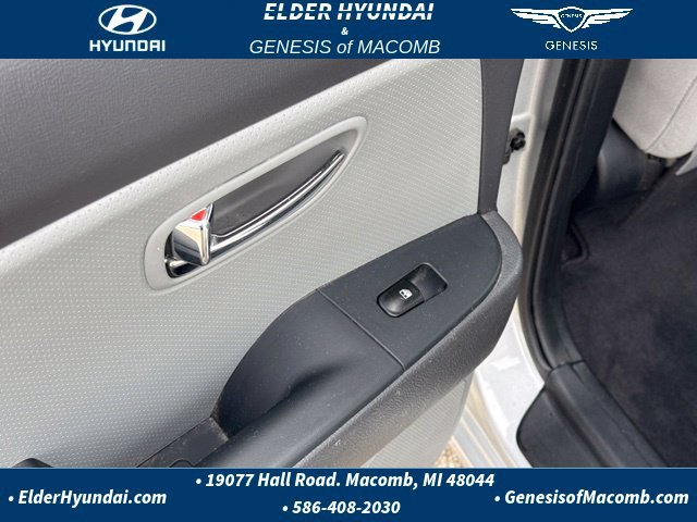 Used 2010 Hyundai Elantra GLS FWD image 21