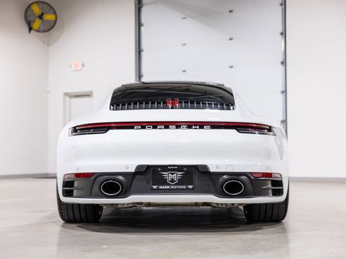 Used 2022 Porsche 911 Carrera image 5