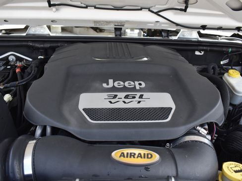 Used 2013 Jeep Wrangler Unlimited Sport image 30