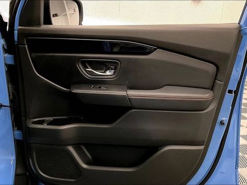 Used 2023 Honda Pilot TrailSport image 18