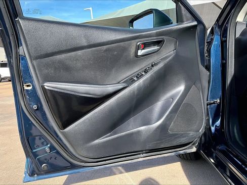 Used 2018 Toyota Yaris iA image 22