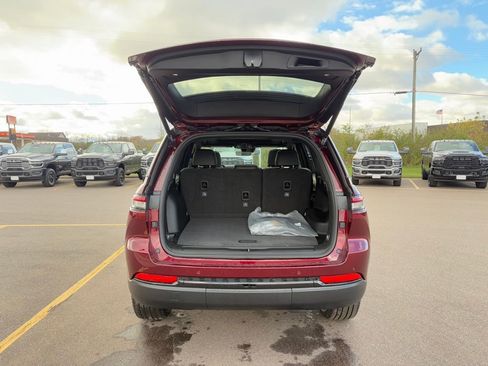 New 2025 Jeep Grand Cherokee Limited w/ Black Appearance Package AWD/4WD image 5
