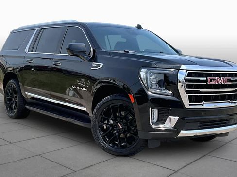 Used 2023 GMC Yukon XL SLT AWD/4WD image 3