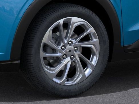 New 2027 Chevrolet Bolt LT w/ Comfort Package FWD image 9