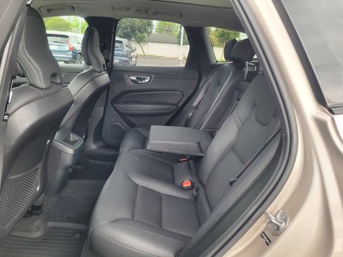 Used 2025 Volvo XC60 B5 Plus AWD/4WD image 16