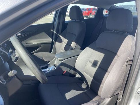 Used 2023 Chevrolet Malibu LT image 9