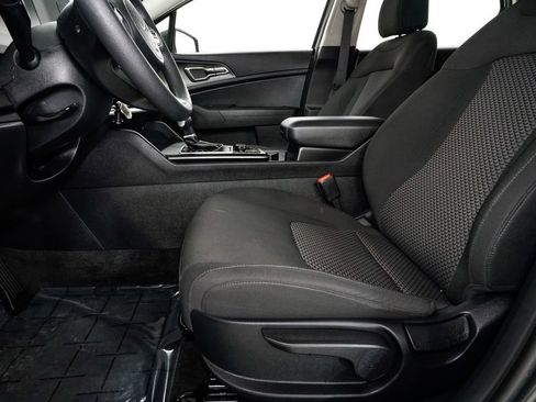 Certified 2024 Kia Sportage LX image 9