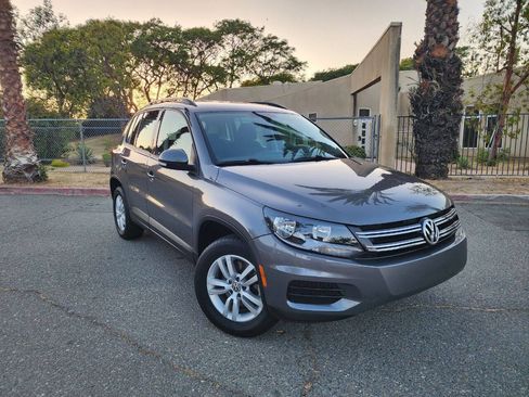 Used 2015 Volkswagen Tiguan S FWD image 2