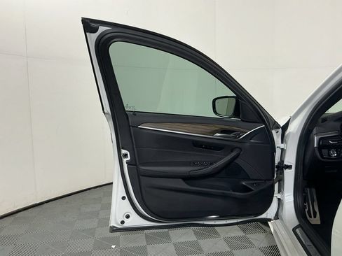 Certified 2022 BMW 530i w/ M Sport Package RWD image 19