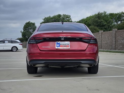 Certified 2025 Honda Accord SE image 7