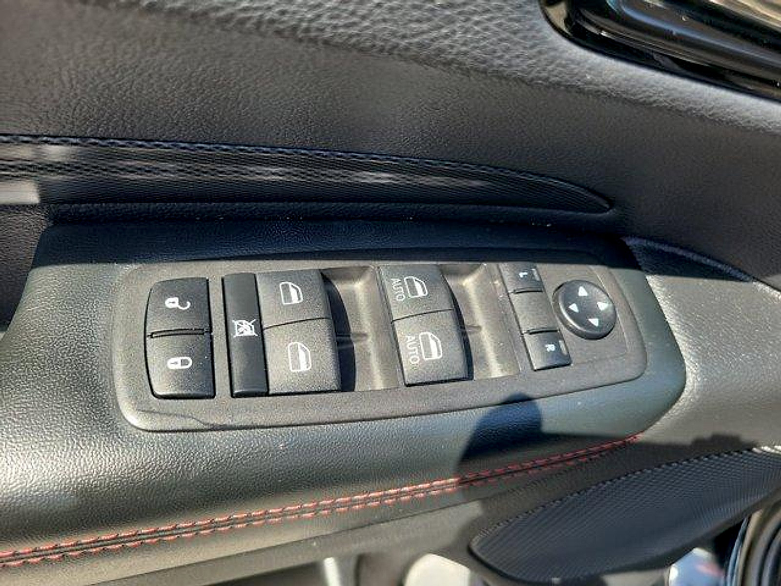 Certified 2023 Dodge Durango R/T w/ Blacktop Package RWD image 24