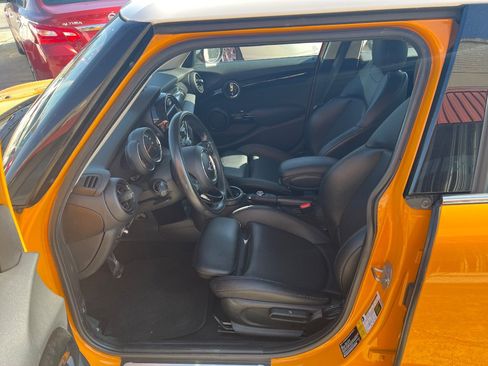 Used 2017 MINI Cooper S image 9