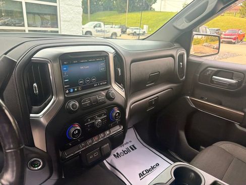 Used 2021 Chevrolet Silverado 1500 LT AWD/4WD image 10