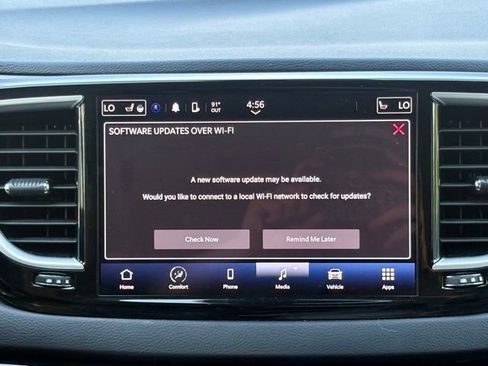 Used 2023 Chrysler Pacifica Touring-L image 22