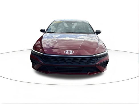 Certified 2025 Hyundai Elantra Sport image 8