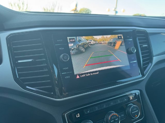 Used 2022 Volkswagen Atlas Cross Sport SEL Premium R-Line AWD/4WD image 17