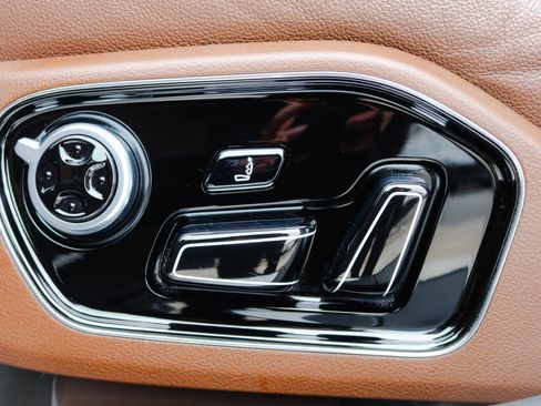 Used 2017 Audi A8 L 3.0T w/ Executive Package image 18