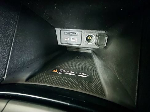 Used 2022 Chevrolet Bolt EUV LT FWD image 35